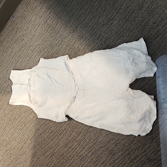 Objects Without Meaning Gauze Romper Size Medium - Picture 13 of 16